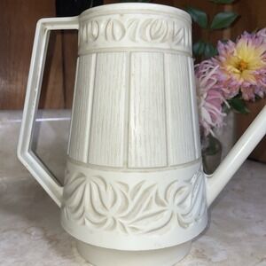Vintage Retro MCM‎ Rubbermaid 1970s white plastic flower watering can